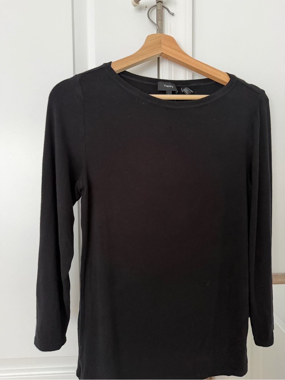Theory black stretch 3/4 long sleeve top women’s large classic layering